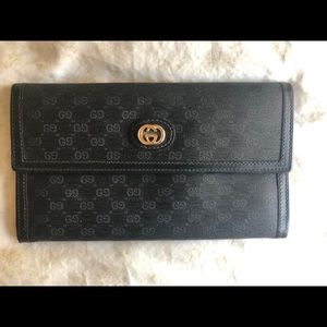 Classic authentic Gucci wallet